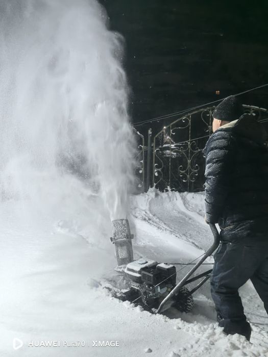 Продам снегоуборщик