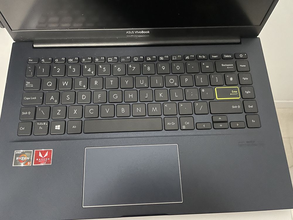 Laptop Asus Vivobook AMD RYZEN 5 3500U 8 gb RAM