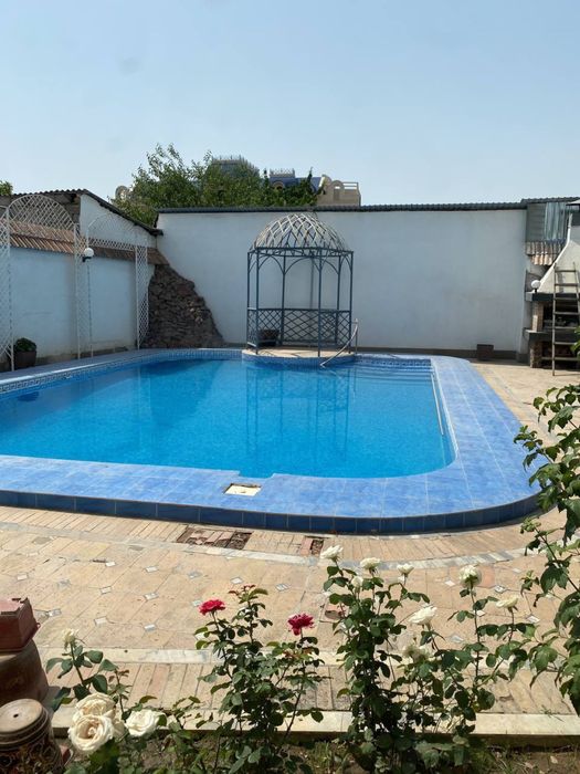 Продаётся дом 6.4 соток ор-г Азербайджанский центр