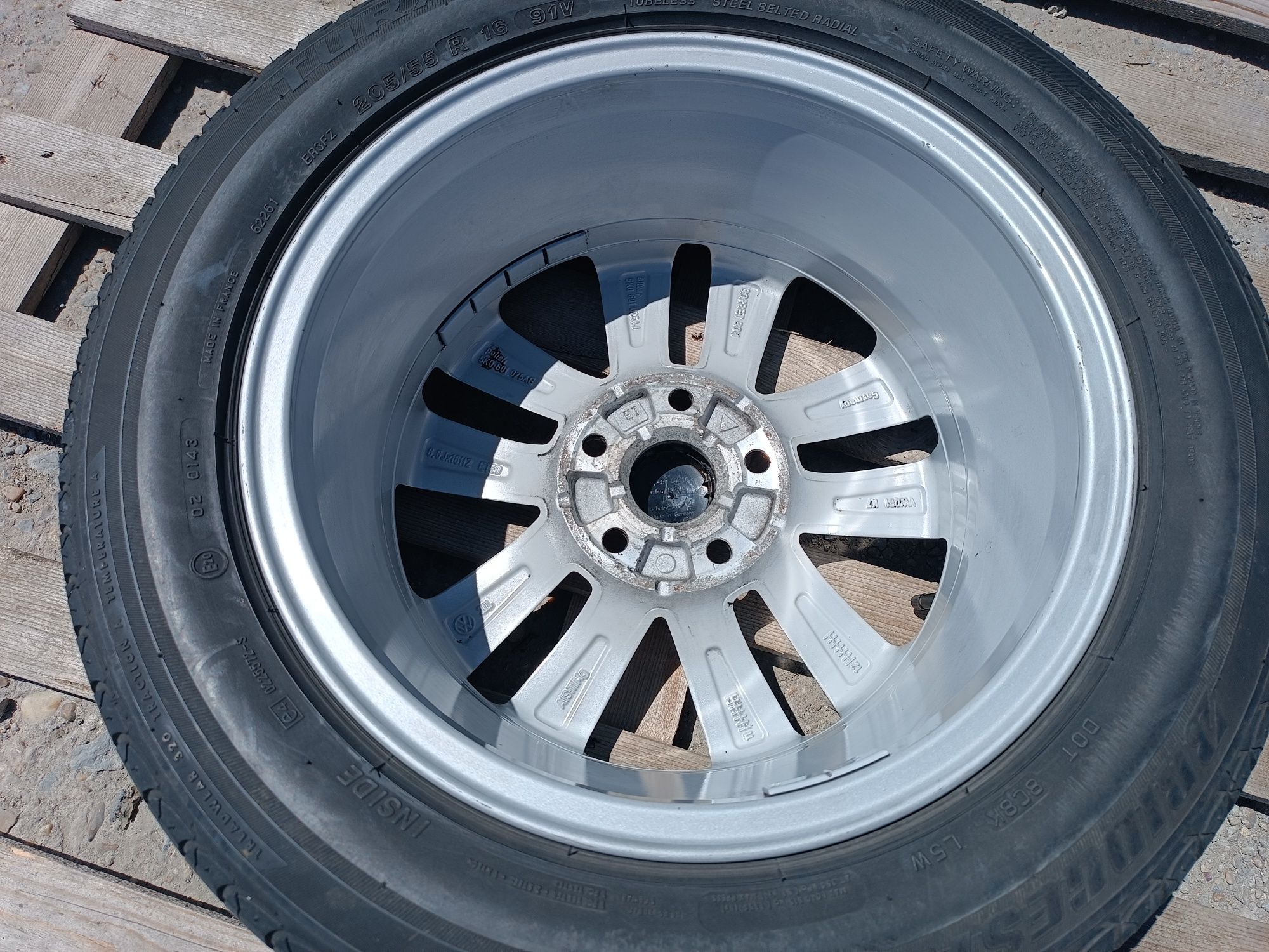 1бр. лята джанта VW 16ка 5х112 VW + лятна гума 205/55/16 Bridgestone