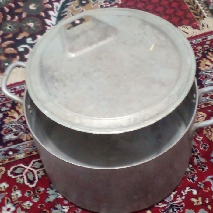 Алюминиевые кастрюля и тазик