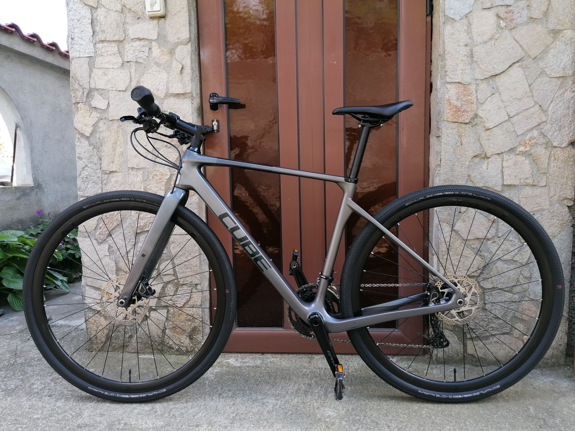 CUBE Карбон Гравел-Хибрид 28 цола, Shimano GRX 2 * 11,Хидравлика