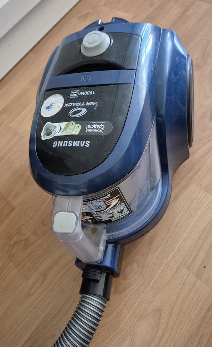 Пылесосы 2 шт ,DEXP ручной и SAMSUNG обычный
