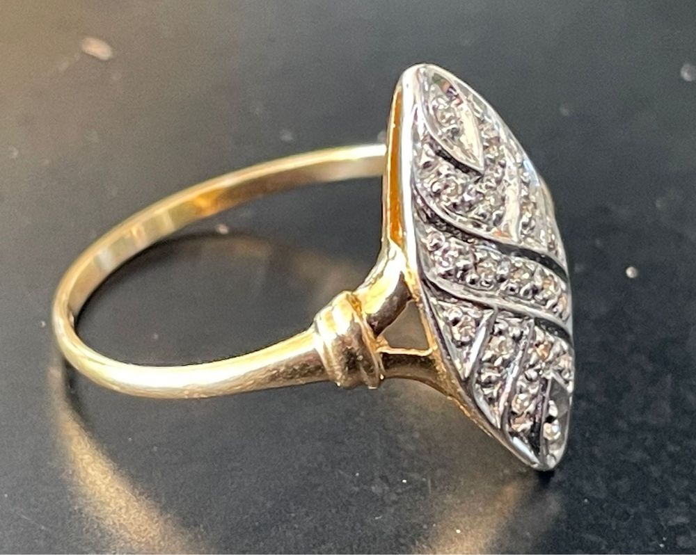 Inel aur 18 k cu mici diamante