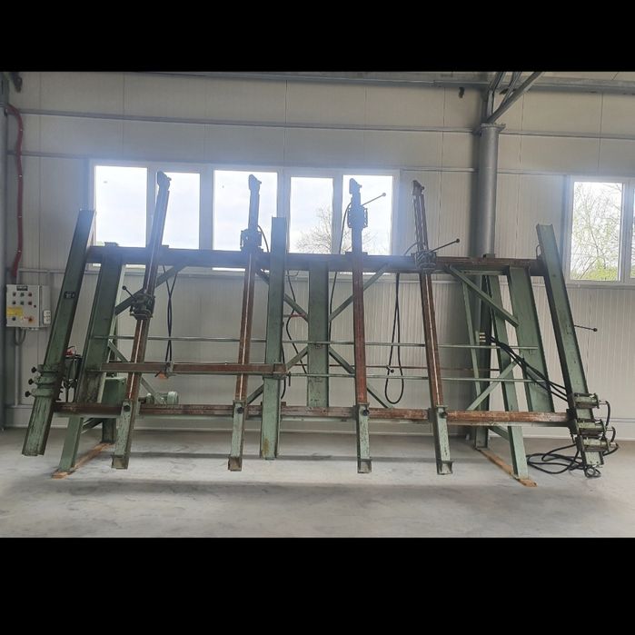 Presa hidraulică, de dimensiuni mari, pentru lemn, MAWEG