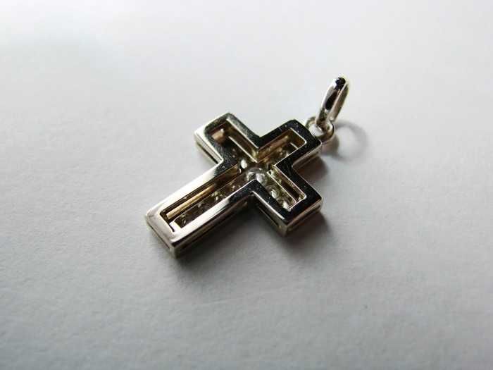 Cruciulita Cruce Aur Alb 14K Cu Diamante