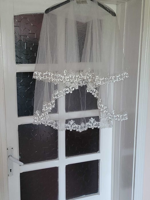 Vand rochita de mireasa