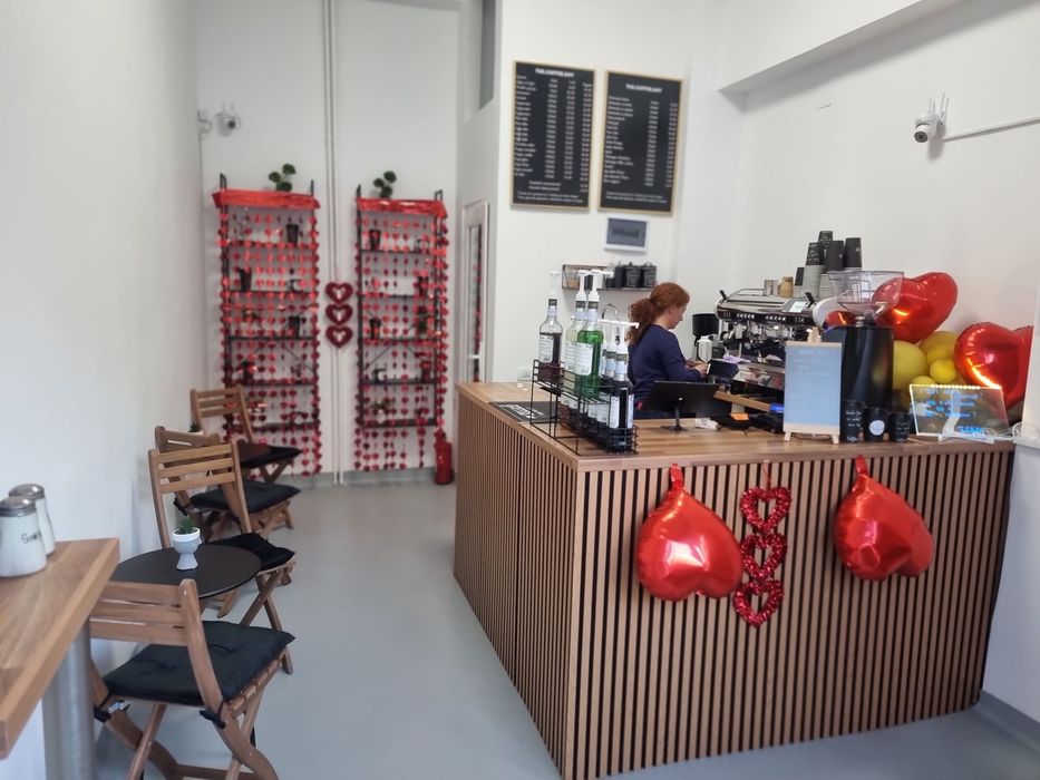 Cedez spatiu zona iancului ( langa metrou)