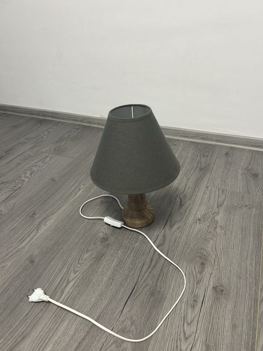 Veioză din lemn – lumină caldă + bec inclus – ușoară