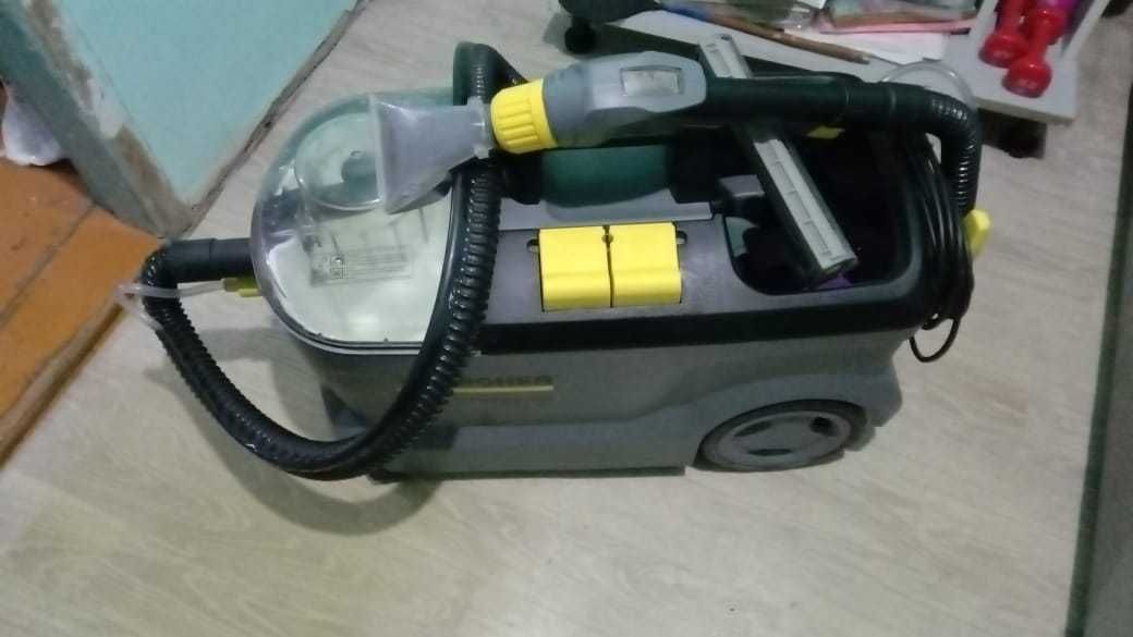 Продам моющий пылесос KARCHER PUZZI 10/1