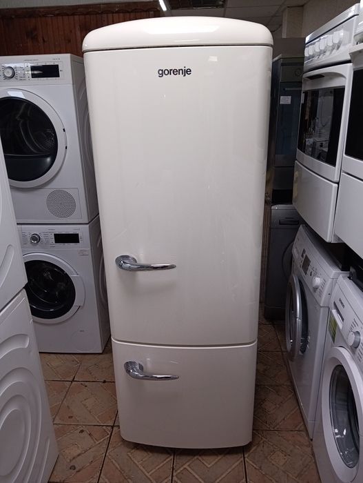 Бежов комбиниран хладилник с фризер ретро дизайн Gorenje 2год.Гаранция