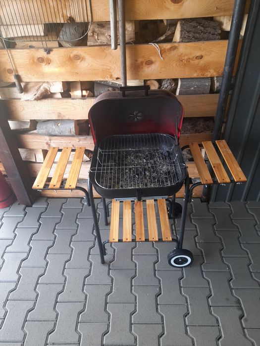 Gratar pe roti cu cupola