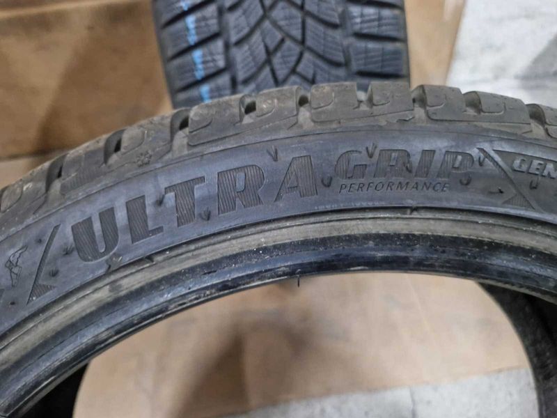 4 Goodyear R17 215/45
зимни гуми DOT4318