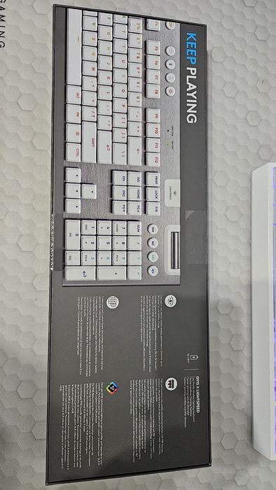 Tastatura Logitech G915 X Lightspeed RGB Tactile Switch Mecanica White