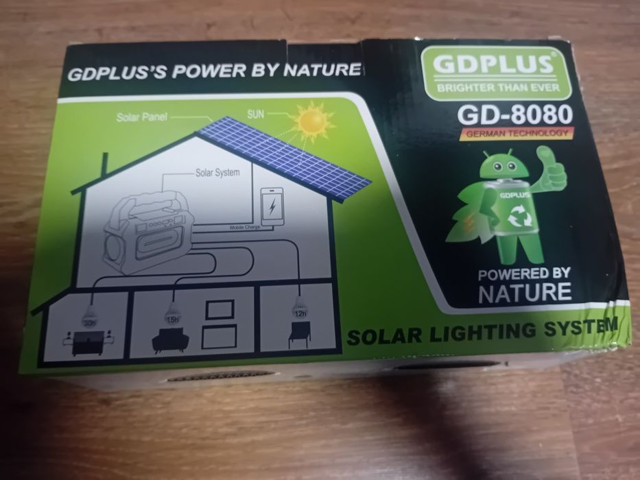 Kit portabil  pentru iluminat cu încărcare solara și la priza