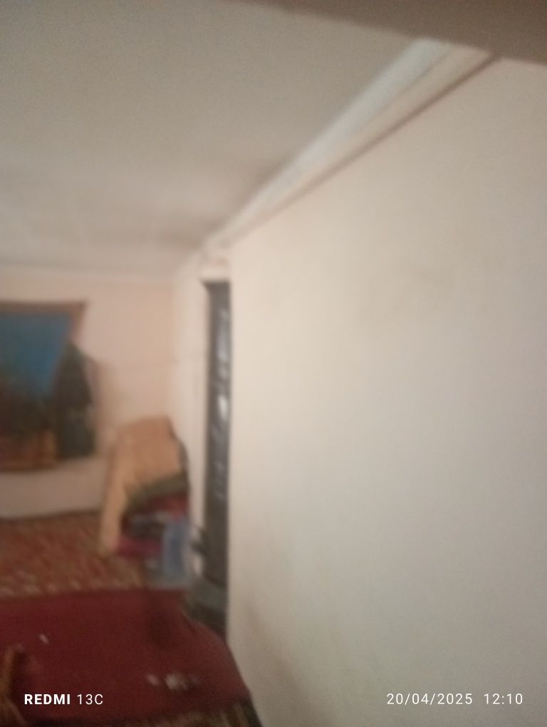 Zangiota rayon bos suv qishlogʻida uy 2,5 sotix uy sotiladi