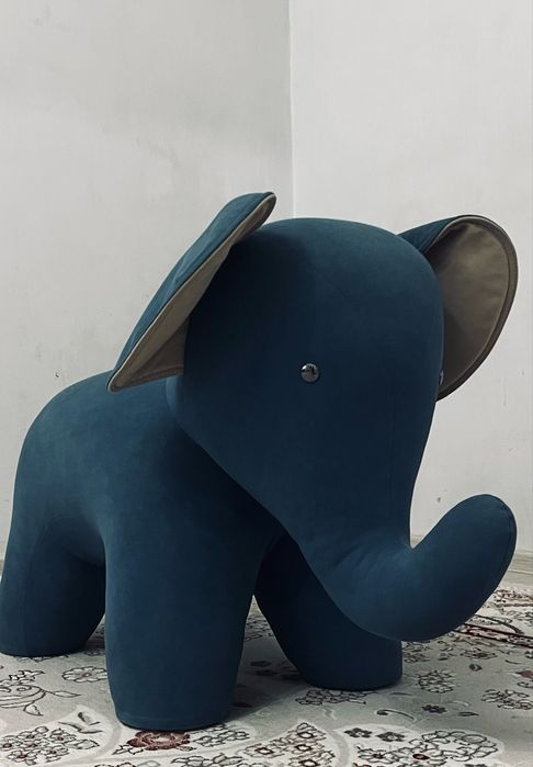 Көк піл сатылады