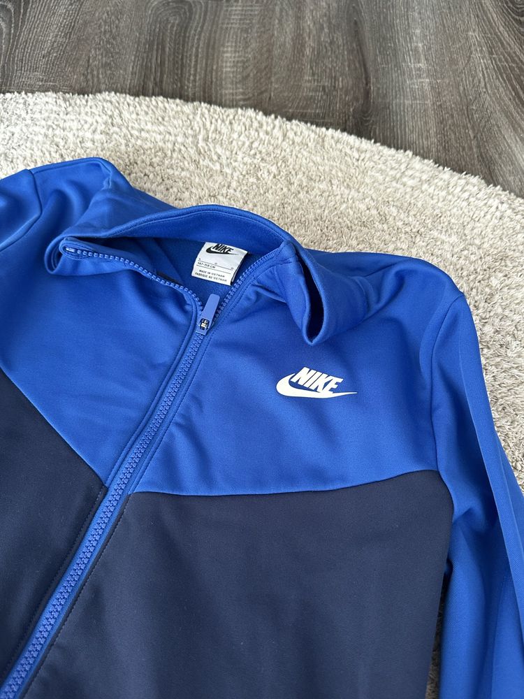 Екип Nike за момче 147-158 см
