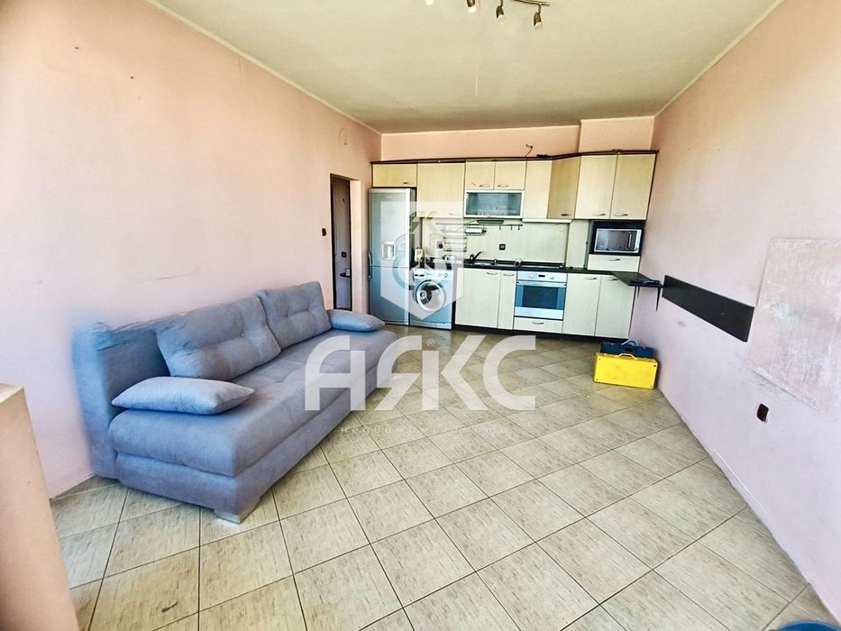 Двусатен апартамент в кв. Надежда 1