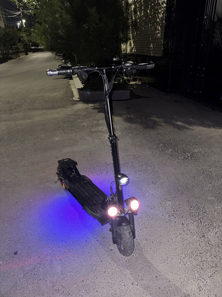 Kugoo e10 max 2025 Electro samokat 91 km/h zapas xod 30 km