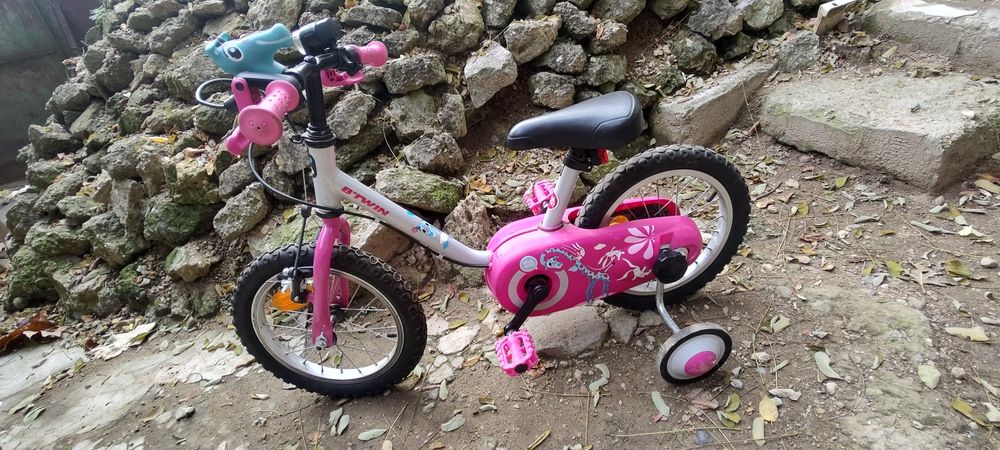 Bicicleta cu roti ajutatore