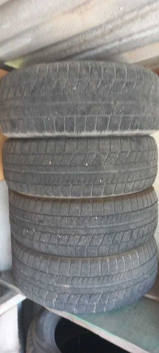 4 зимние резины, размер 215/60/R16, отличное состояние