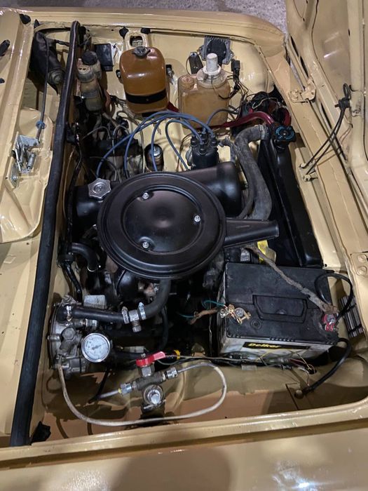 Vaz 21011 sotiladi
