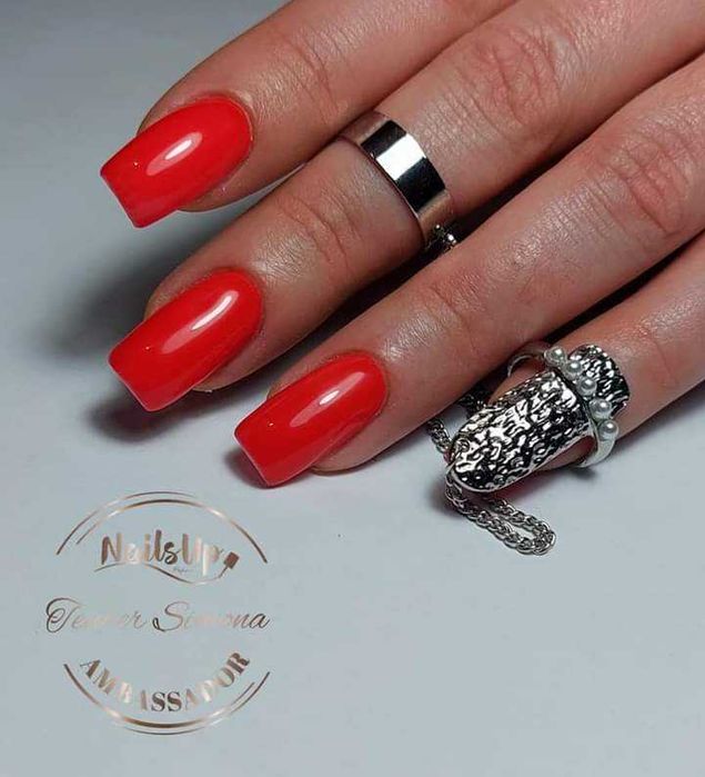 Unghii cu gel și oja semi-permanenta