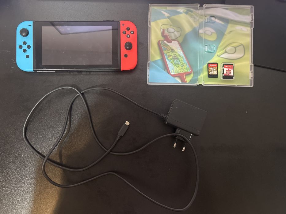 Nintendo + zelda botw + pokemon shield