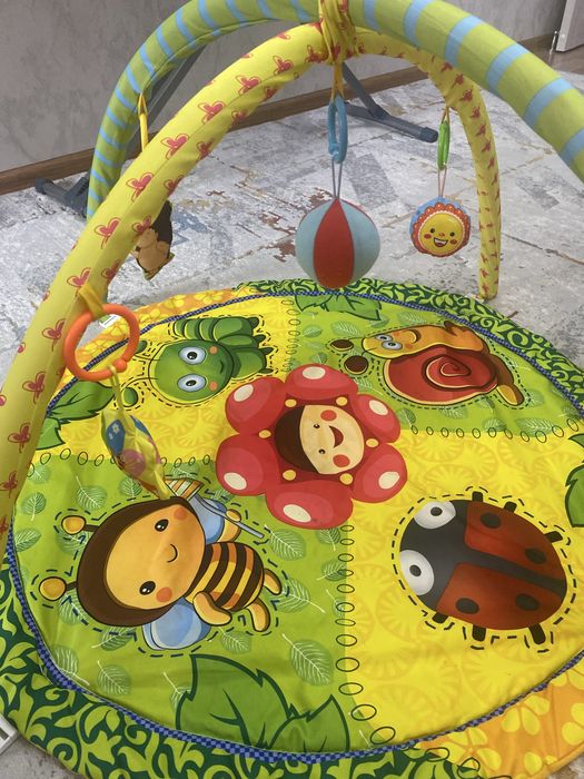 Игровой коврик с погремушками