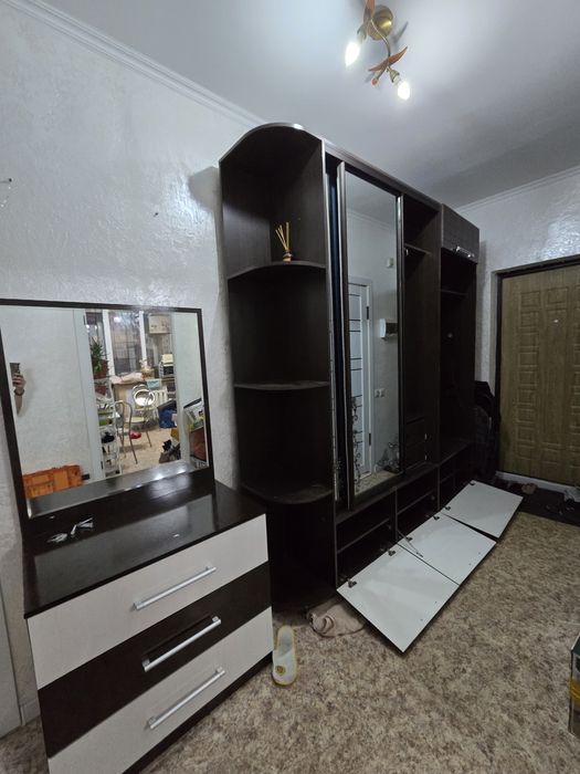 Прихошка шкаффффф екеуин 32 мын берем тез арада тап тазаааааа сврылман