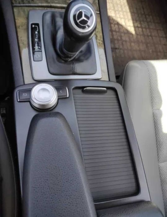 Щора за централната конзола за Мерцедес W204 и W212 Mercedes