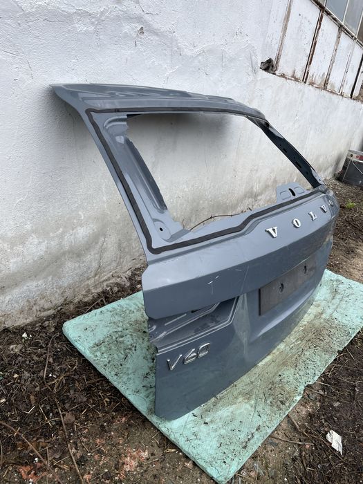 Заден капак багажник за Volvo V60 B4 Kombi Волно В60 Б4  2022г- 2бр