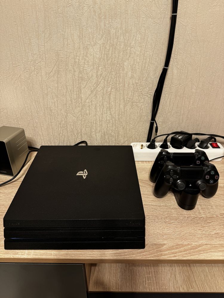 PlayStation 4 pro с подпиской на год