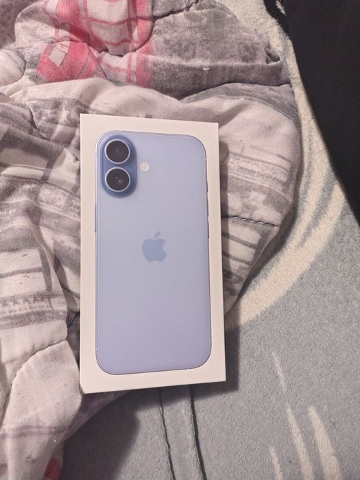 Vând iPhone 17 Blue Nou