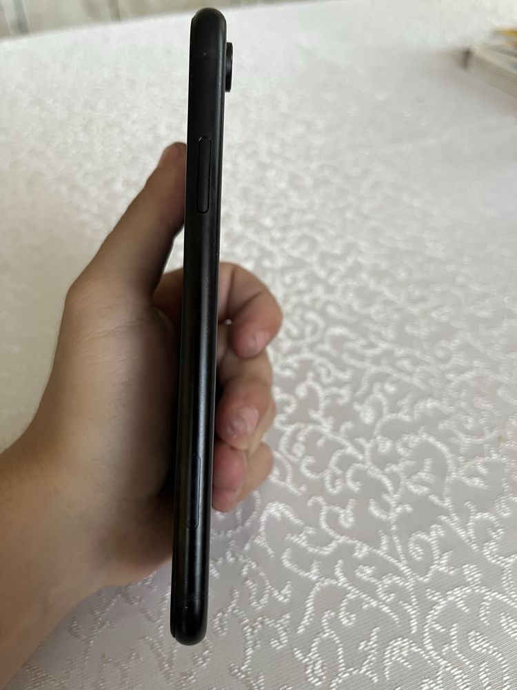 Iphone XR заключен