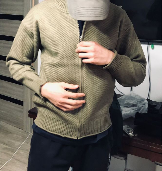 Свитер черный и зеленый