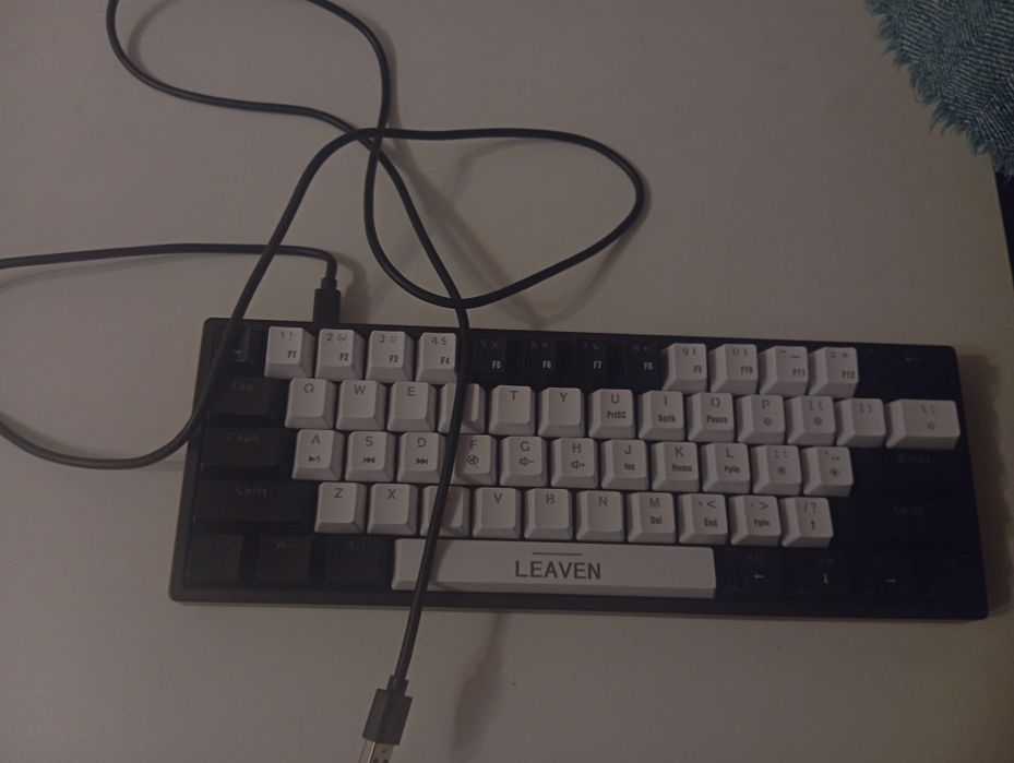 Продам клавиатуру LEAVEN K620