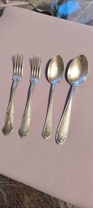 Посребрени прибори за хранене