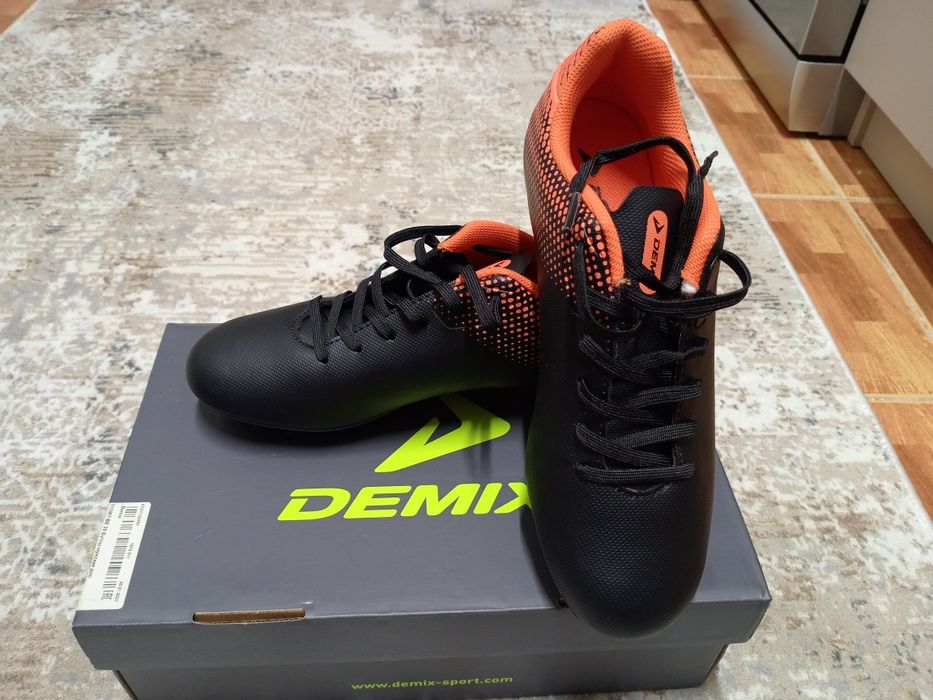 Продам новые Бутсы