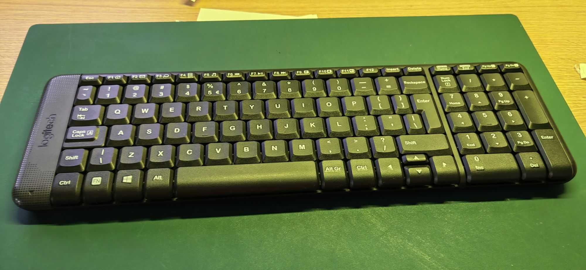 Tastatura LOGITECH MK220 (fără mouse și adaptor WiFi)