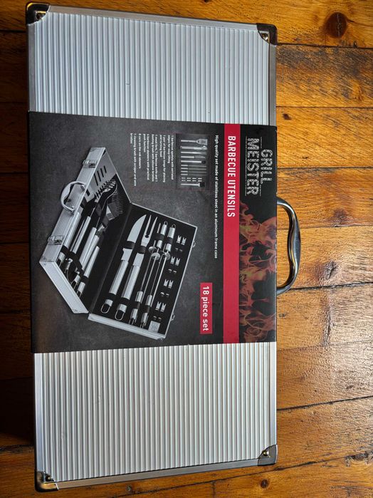 Продавам чисто нов барбекю комплект Grill Meister – 18 части