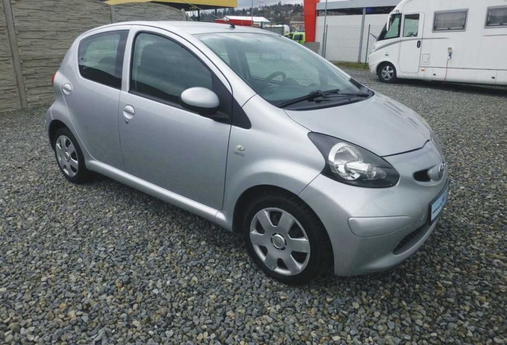 ЧАСТИ Тойота АЙГО 2006-2012г. Toyota Aygo, 5 врати, бензин 1000куб