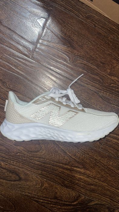 Adidani New balance marimea 37,5 ca noi