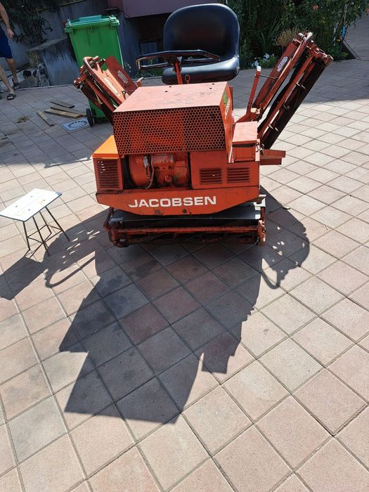 Tractor pentu tuns iarba,gazon marca Jacobsen .