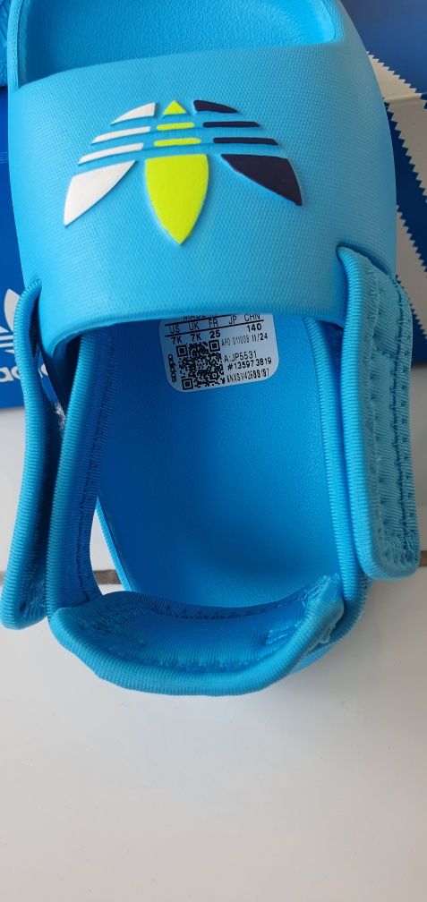 Нови детски сандали adidas