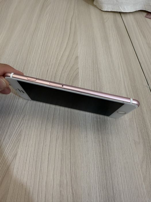 iPhone 7plus розовый