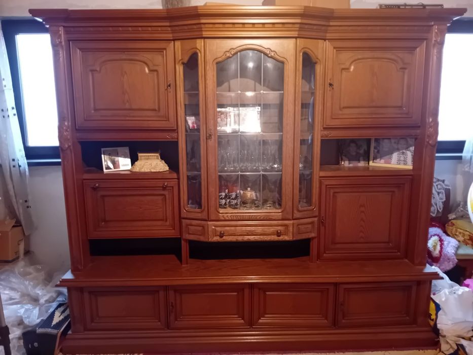 mobila lemn masiv in stare buna