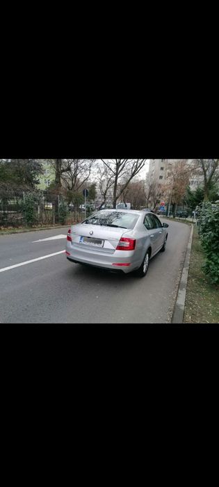 Vând Skoda Octavia