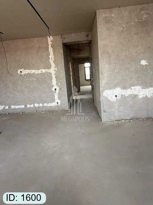 Sharq 1 da 3 xona kvartira sotiladi №1600